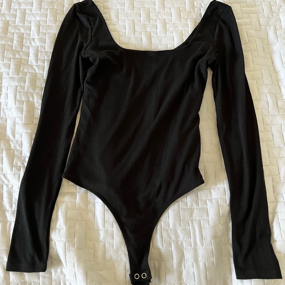 Popular 21 • size small • color black • bodysuit